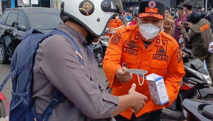 KEKERINGAN MENGINTAI, 100 RIBU MASKER DISIAPKAN PEMKOT JAMBI: WALI KOTA TURUN KE JALAN LINDUNGI WARGA