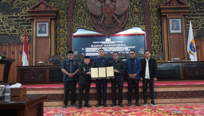 Gubernur Al Haris Hadiri Rapat Paripurna DPRD Penyampaian Laporan Banggar dan Penandatanganan Nota Kesepakatan Ranperda Perubahan APBD 2026