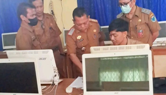 PJJ Darurat di Tengah Kabut Asap, Sekda Batang Hari Cek Langsung Aktivitas Belajar Siswa