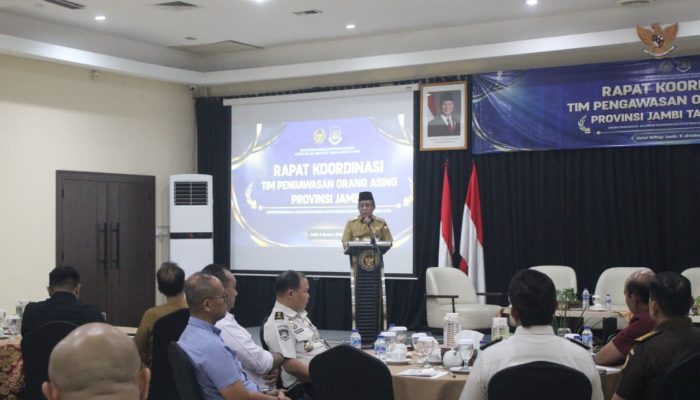 Buka Rapat Timpora Tingkat Provinsi Jambi, Wagub Sani: Perketat Pengawasan Orang Asing