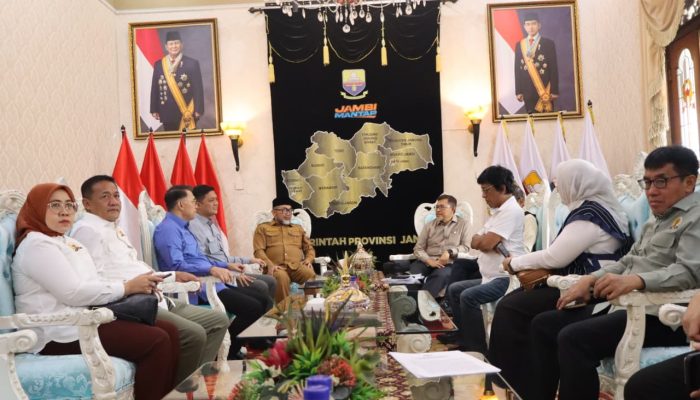 Sekda Sudirman Dampingi Kunjungan Kerja BAM DPR RI ke Jambi, Dorong Penyelesaian Persoalan Pertanahan Zona Merah Secara Adil dan Humanis